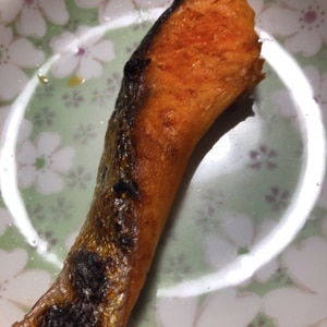 生鮭 を美味しく焼くコツ　　★＞* ))))＞＜